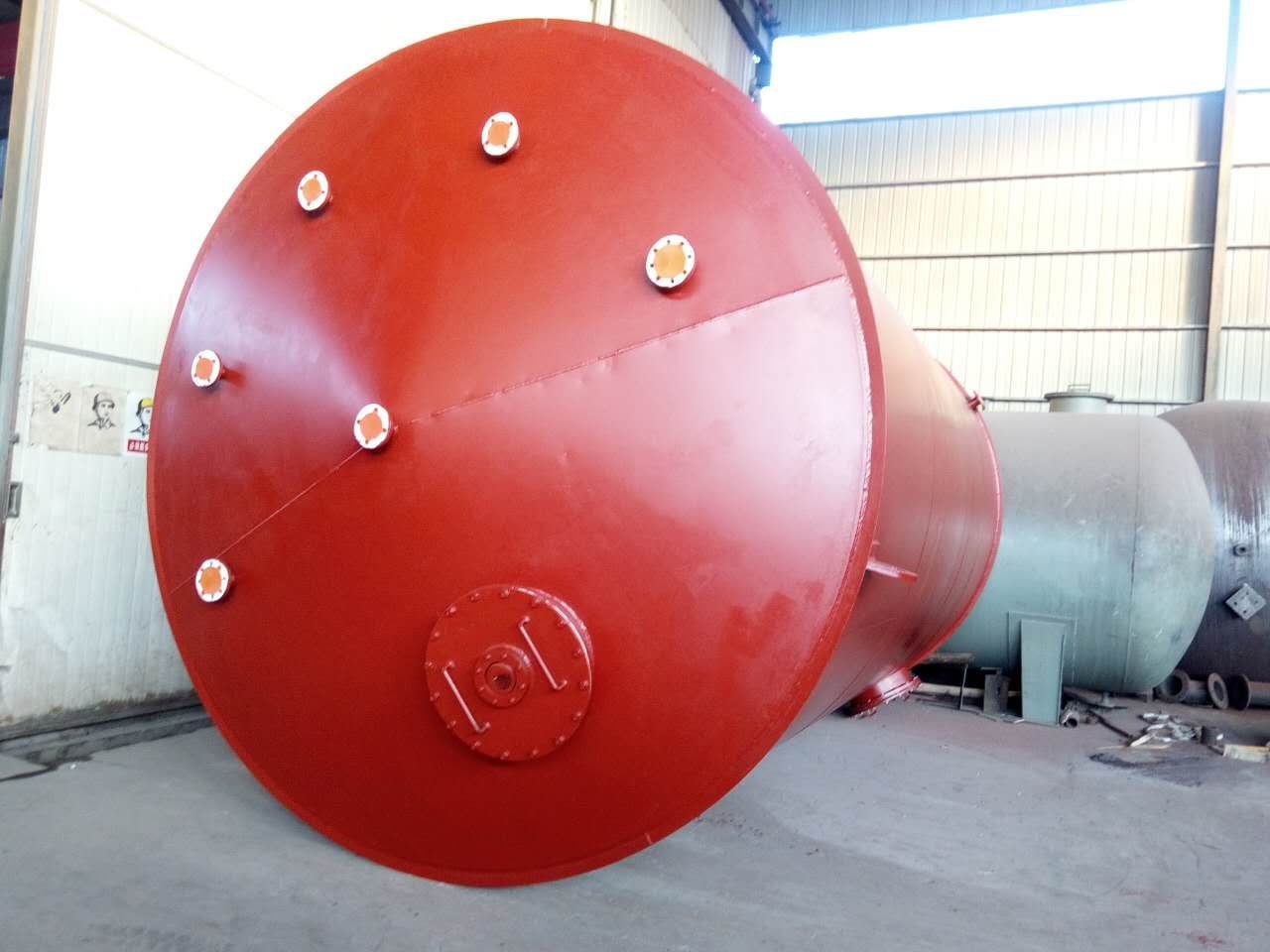 如何保證襯塑設(shè)備的防火性能？